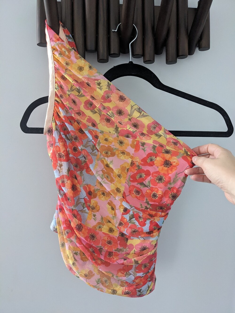 Guess Women's Floral One-Shoulder Top - Size Medium - NWOT